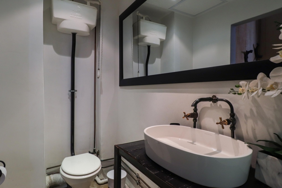 To Let 2 Bedroom Property for Rent in Woodstock Western Cape